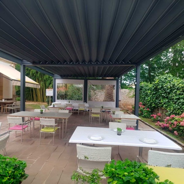 Pergola Bioclimatique Rétractable | Design et Confort Sur Mesure